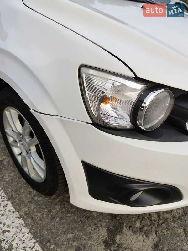 Седан Chevrolet Aveo 2013 в Киеве