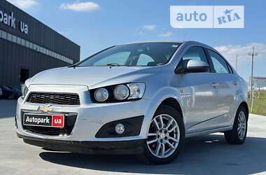 Седан Chevrolet Aveo 2012 в Львові