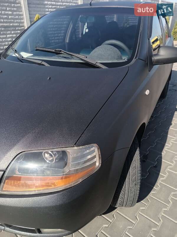 Седан Chevrolet Aveo 2005 в Днепре