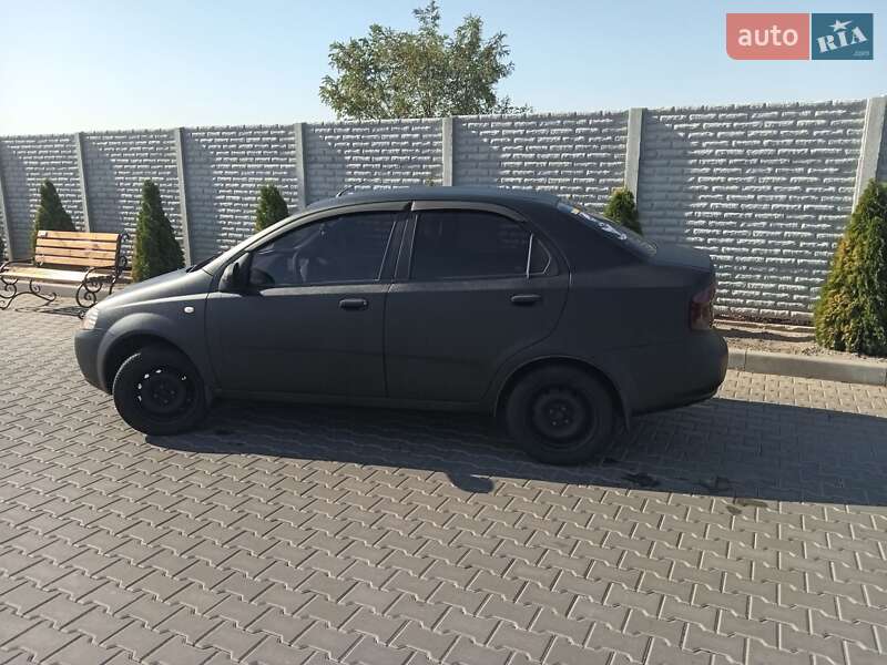 Седан Chevrolet Aveo 2005 в Днепре