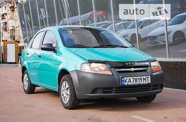 Седан Chevrolet Aveo 2005 в Києві