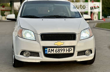 Хэтчбек Chevrolet Aveo 2011 в Житомире