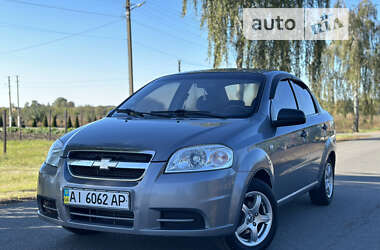 Седан Chevrolet Aveo 2006 в Мені