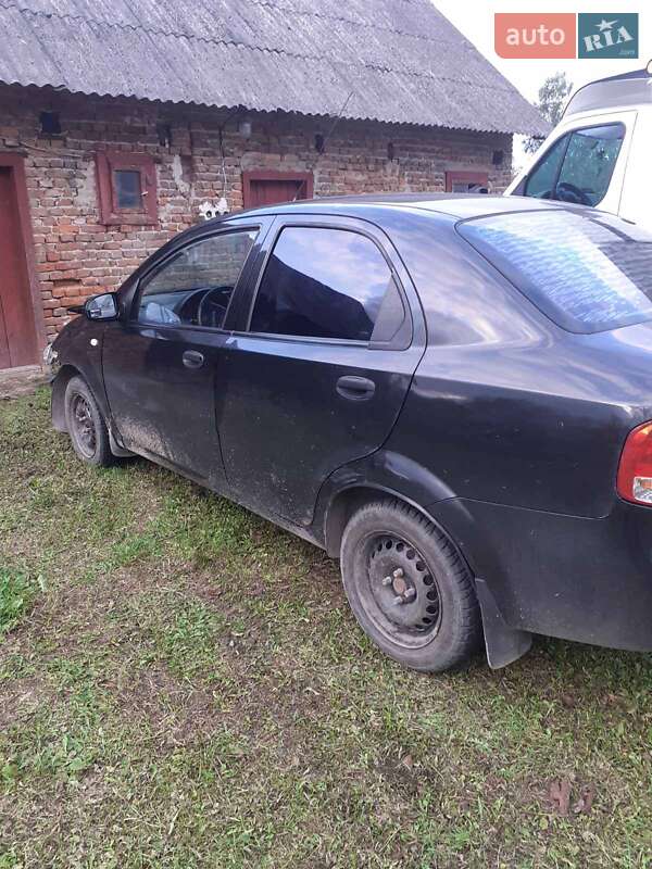 Седан Chevrolet Aveo 2005 в Львові