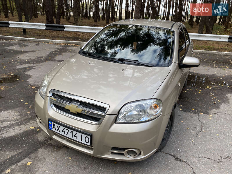 Седан Chevrolet Aveo 2007 в Краснограді