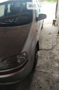 Седан Chevrolet Aveo 2004 в Оболони