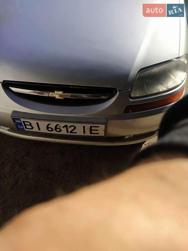 Седан Chevrolet Aveo 2004 в Оболони