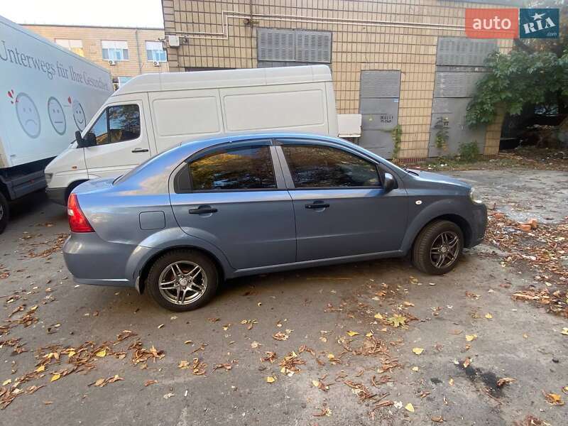 Седан Chevrolet Aveo 2006 в Києві