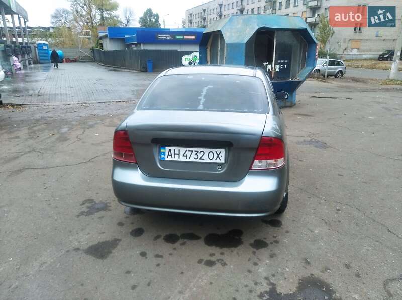 Седан Chevrolet Aveo 2006 в Славянске
