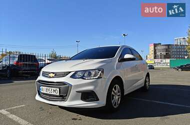 Седан Chevrolet Aveo 2017 в Киеве