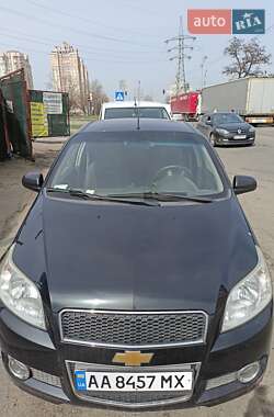 Хэтчбек Chevrolet Aveo 2011 в 