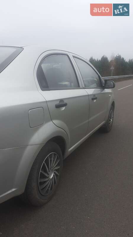 Седан Chevrolet Aveo 2007 в Вараше