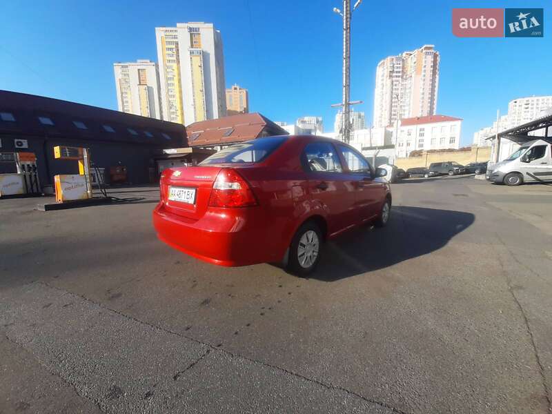 Седан Chevrolet Aveo 2006 в Києві