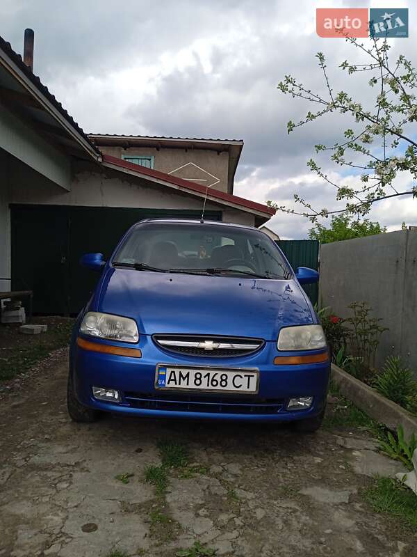 Седан Chevrolet Aveo 2004 в Андрушевке