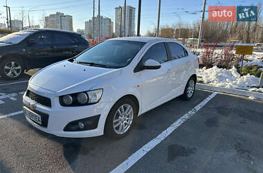 Седан Chevrolet Aveo 2012 в Киеве