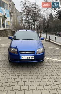 Хэтчбек Chevrolet Aveo 2005 в 