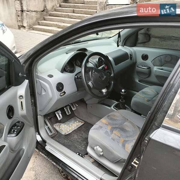 Хэтчбек Chevrolet Aveo 2005 в Днепре