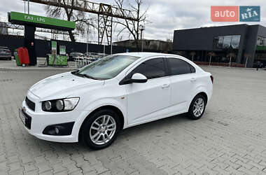 Седан Chevrolet Aveo 2012 в Києві