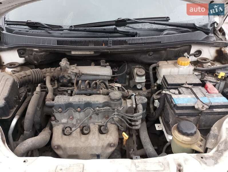 Хэтчбек Chevrolet Aveo 2008 в Житомире