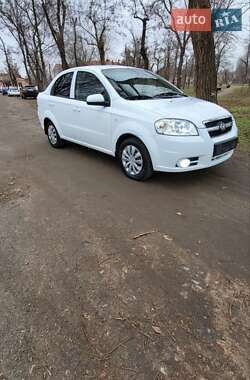 Седан Chevrolet Aveo 2013 в Кривому Розі