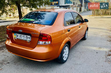 Седан Chevrolet Aveo 2005 в Ровно