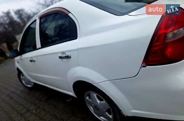 Седан Chevrolet Aveo 2007 в Чернівцях