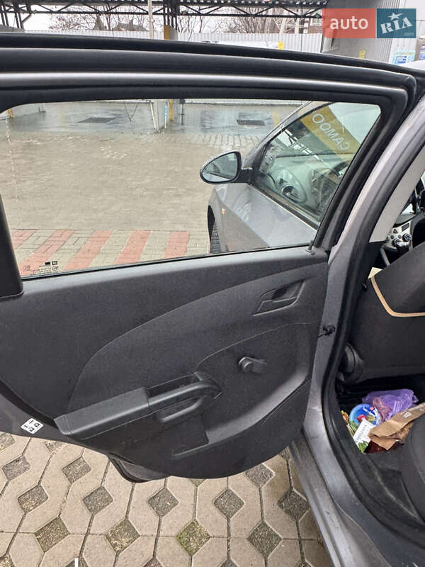 Хэтчбек Chevrolet Aveo 2012 в Киеве
