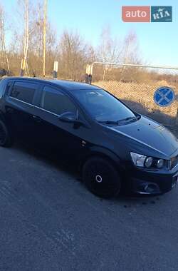 Хетчбек Chevrolet Aveo 2011 в Сарнах