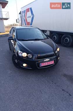 Хетчбек Chevrolet Aveo 2011 в Сарнах