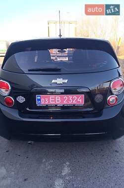 Хетчбек Chevrolet Aveo 2011 в Сарнах