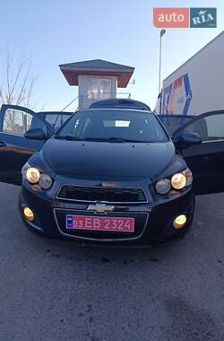 Хетчбек Chevrolet Aveo 2011 в Сарнах