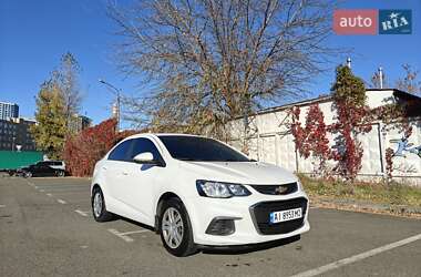 Седан Chevrolet Aveo 2017 в Києві