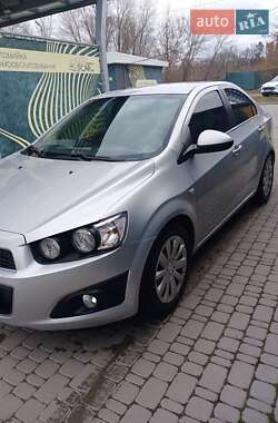 Седан Chevrolet Aveo 2013 в Ірпені