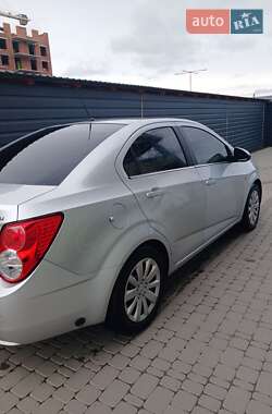 Седан Chevrolet Aveo 2013 в Ірпені