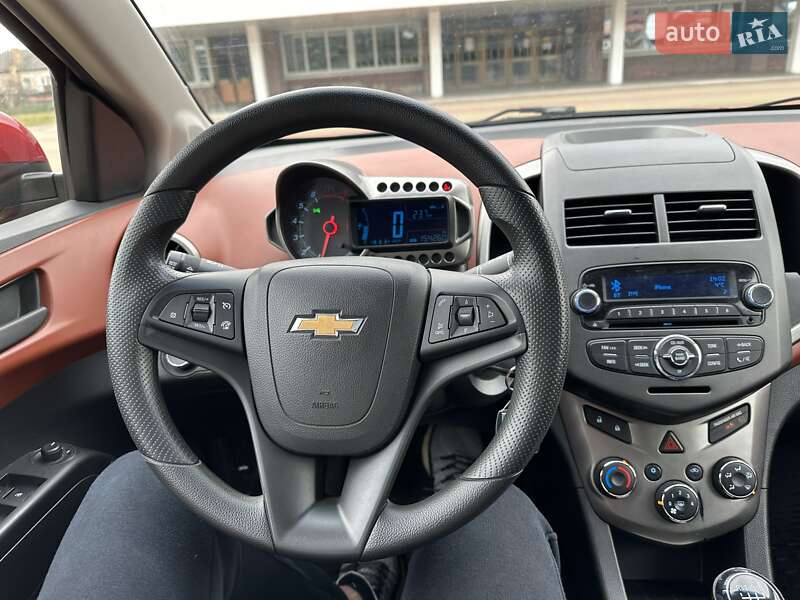Хэтчбек Chevrolet Aveo 2011 в Корсуне-Шевченковском