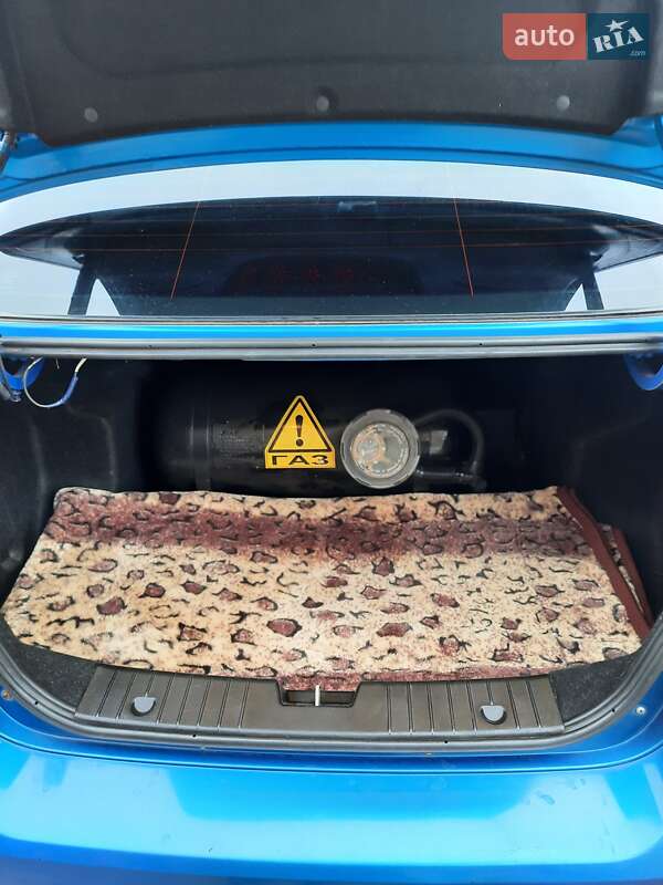 Седан Chevrolet Aveo 2006 в Ирпене