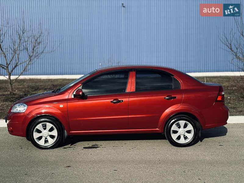 Седан Chevrolet Aveo 2010 в Дніпрі