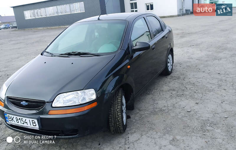 Седан Chevrolet Aveo 2005 в Ровно