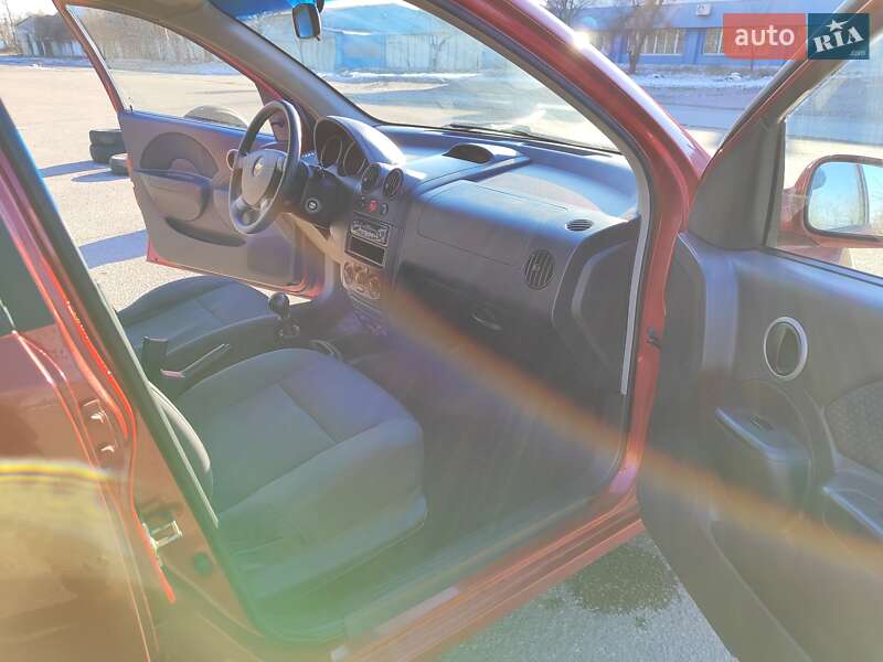 Хетчбек Chevrolet Aveo 2006 в Дніпрі
