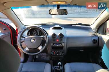Хэтчбек Chevrolet Aveo 2006 в 