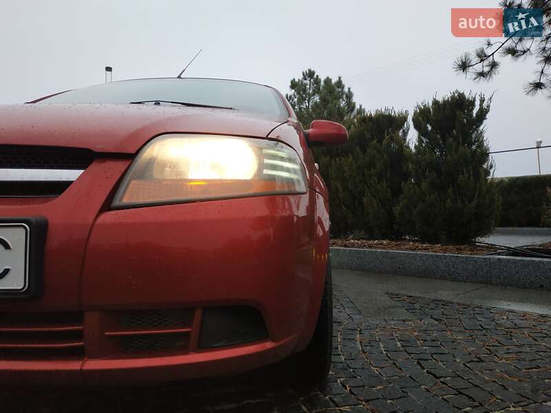 Хетчбек Chevrolet Aveo 2006 в Дніпрі