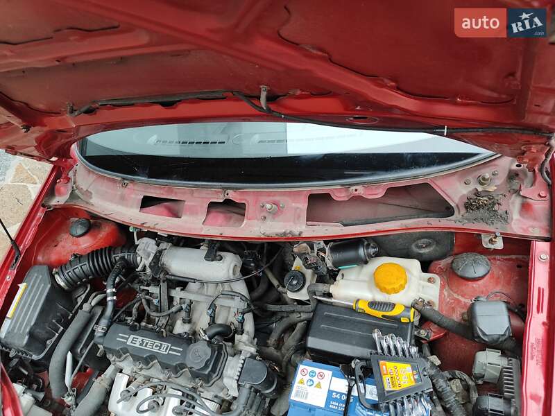 Хетчбек Chevrolet Aveo 2006 в Дніпрі