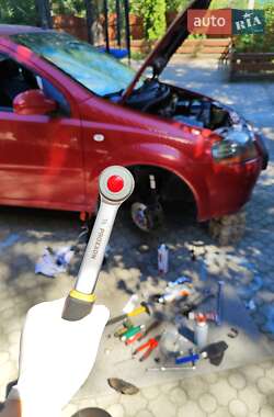 Хэтчбек Chevrolet Aveo 2006 в 