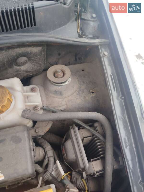 Седан Chevrolet Aveo 2005 в Києві