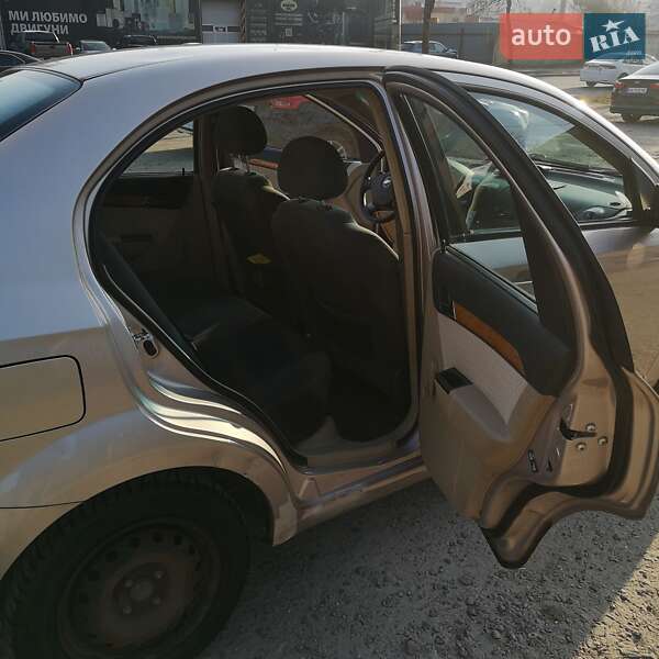 Седан Chevrolet Aveo 2008 в Киеве