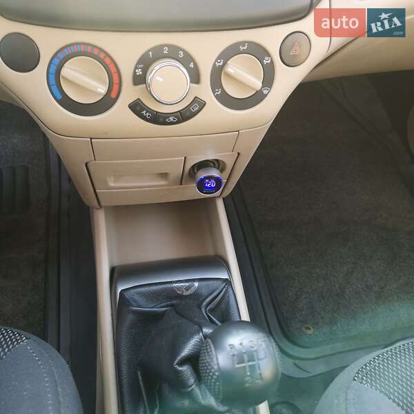 Седан Chevrolet Aveo 2008 в Киеве