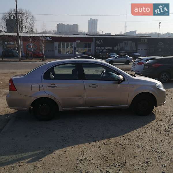 Седан Chevrolet Aveo 2008 в Киеве