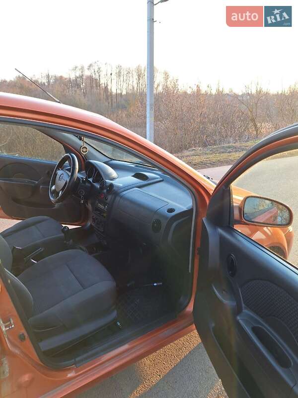 Седан Chevrolet Aveo 2005 в Умані
