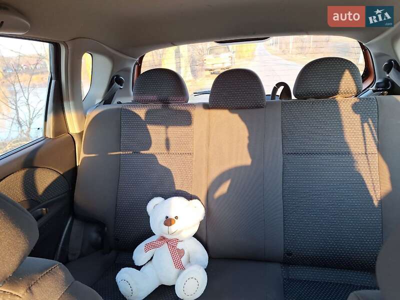 Седан Chevrolet Aveo 2005 в Умані