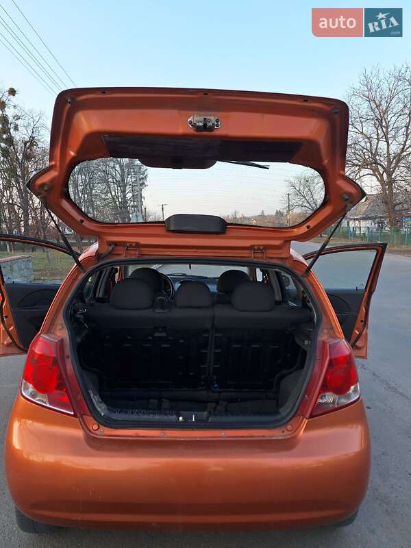 Седан Chevrolet Aveo 2005 в Умані